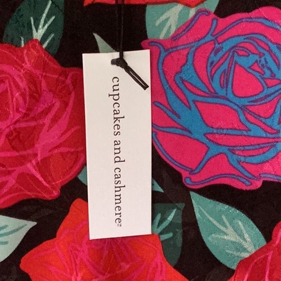 CUPCAKES AND CASHMERE NWT WOMENS FLORAL LONG SLEEVE BLOUSE TOP SMALL - Picture 7 of 7